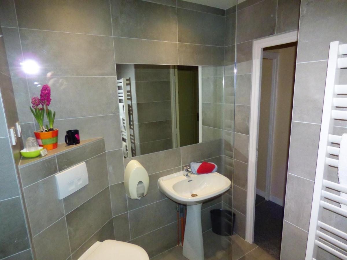 Des Avenieres Hotel