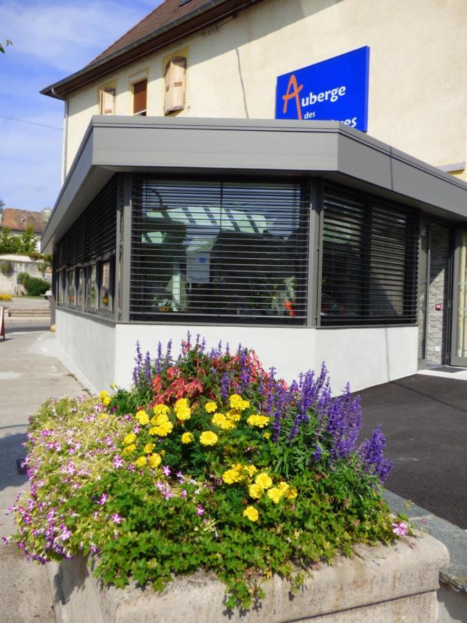 Des Avenieres Hotel